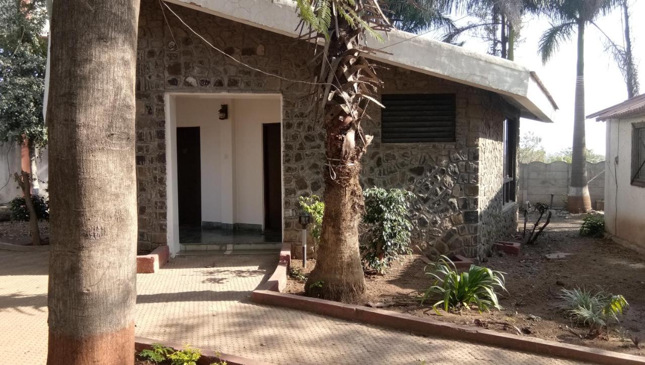 Caves County Resort Malegaon Exterior foto