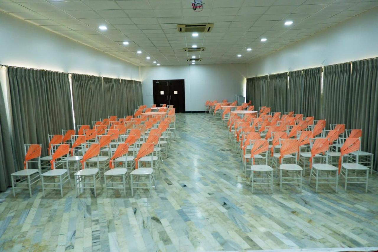 Caves County Resort Malegaon Exterior foto
